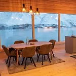 Sommarbukt Tind - Luxury Fjord Near Tromsø