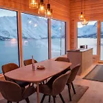 Sommarbukt Tind - Luxury Fjord Near