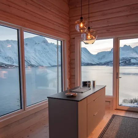 Sommarbukt Tind - Luxury Fjord Lodge Near Tromso Vakantiehuis