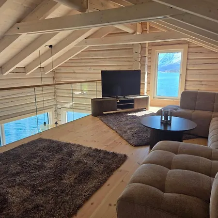 Sommarbukt Tind - Luxury Fjord Near *