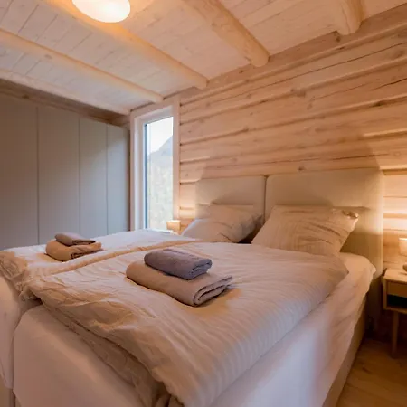 Hébergement de vacances Davvi Tind - Highest Chalet, Widest Fjord Panorama, Lyngen Alps, 6 Guests